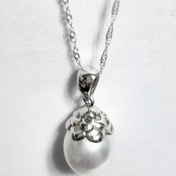 10K Gold White Pearl Teardrop Pendant & Chain Necklace NEW - Picture 5 of 11